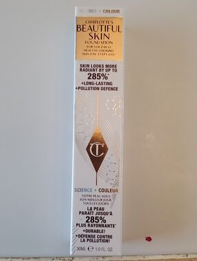Charlotte's Beautiful Skin Foundation - Radiant Beige (30ml) 4 Neutral